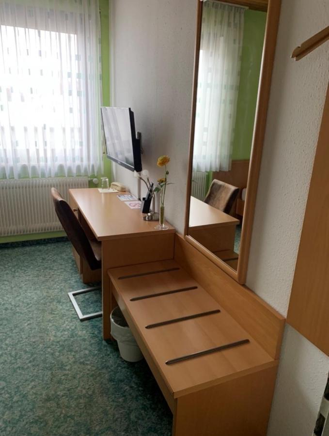 Hotel Deutsches Haus แลมแพร์ตไฮม์ ภายนอก รูปภาพ