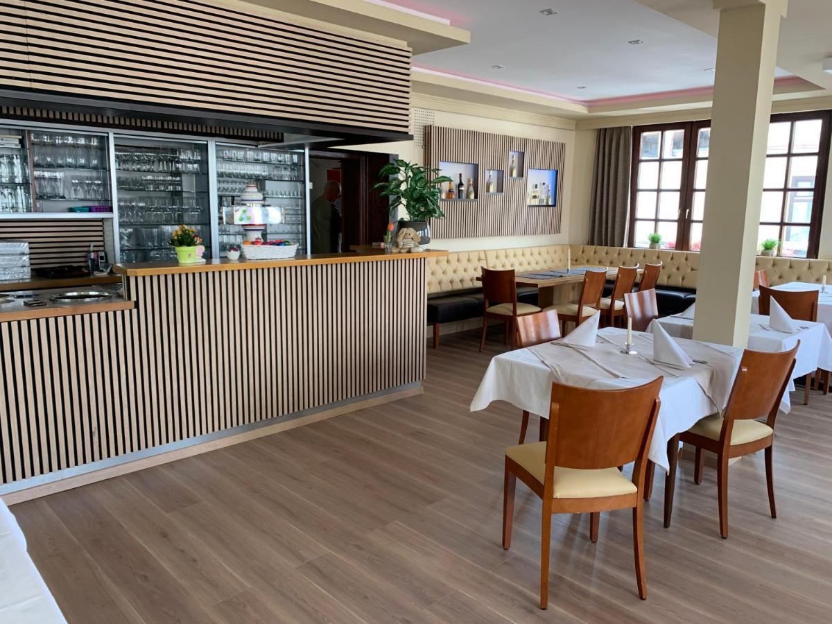 Hotel Deutsches Haus แลมแพร์ตไฮม์ ภายนอก รูปภาพ