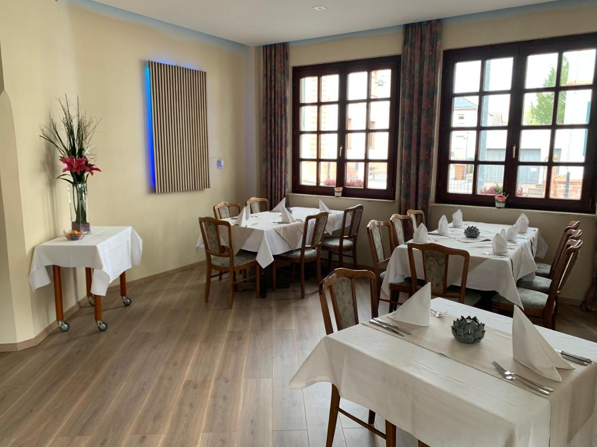 Hotel Deutsches Haus แลมแพร์ตไฮม์ ภายนอก รูปภาพ